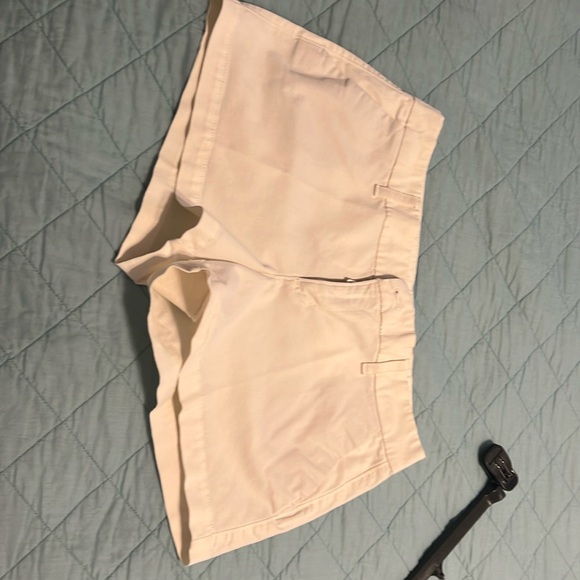 Old Navy Women’s shorts size 6 - Picture 1 of 3